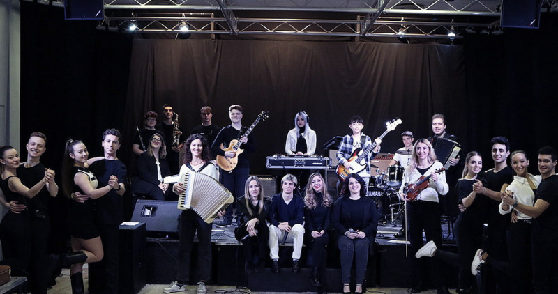 Santa Balera in tour a Cattolica